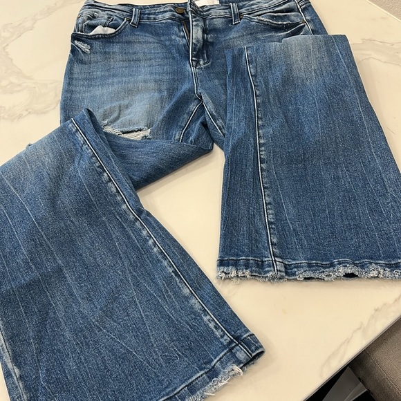 Distressed Wide Leg Jeans - Picture 5 of 6